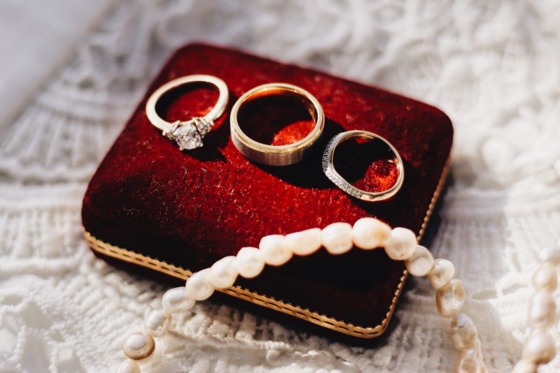 clean-engagement-rings-diamond-care-tips
