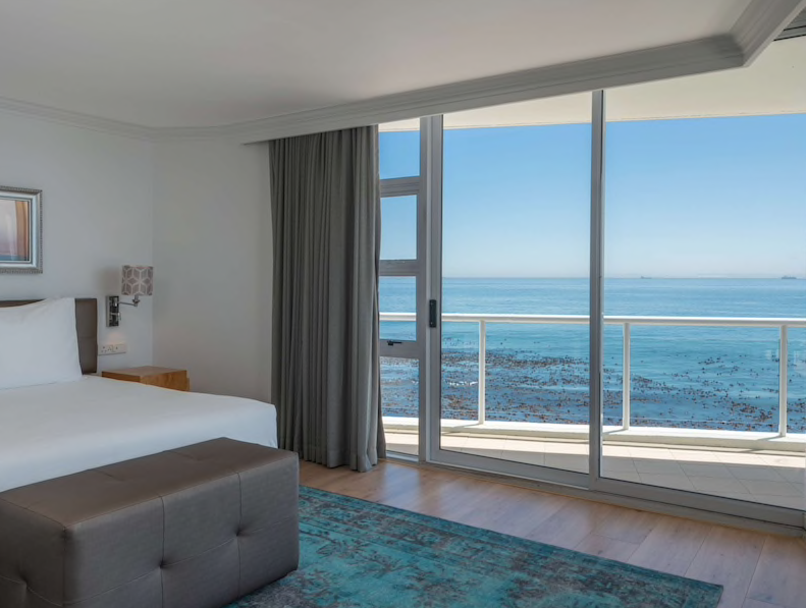 balcony-sea-view-room-radisson-blu-waterfront
