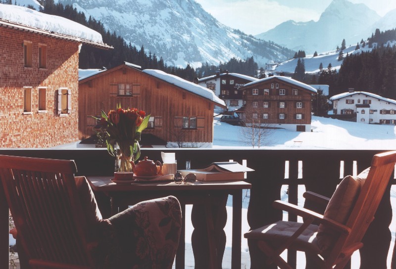 Win A Luxury Ski-Moon In The Alps