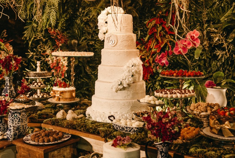 The Most Expensive Celebrity Wedding Cak...